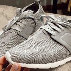 UGG Willows II Sneaker